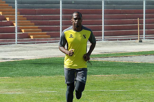 Lateral colombiano Dahwling Leudo está de vuelta en FBC Melgar