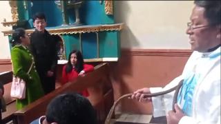 Sacerdote agarra a chicotazos a alcalde de Ascensión durante su juramentación