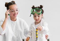 Día de la Mujer y la Niña en la Ciencia: ¿Cómo ayudar a tu hija a elegir una carrera de ciencia y tecnología?  