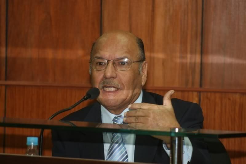 Disponen libertad condicional para exministro Juan Briones Dávila