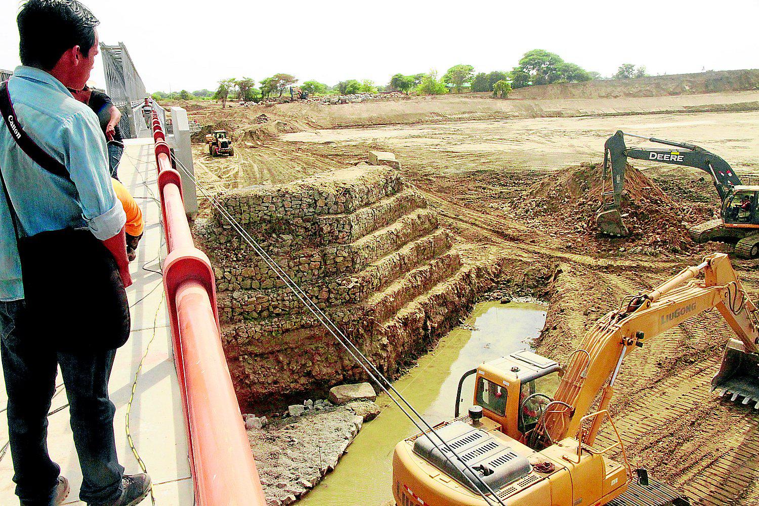 Retraso en obra del dique izquierdo