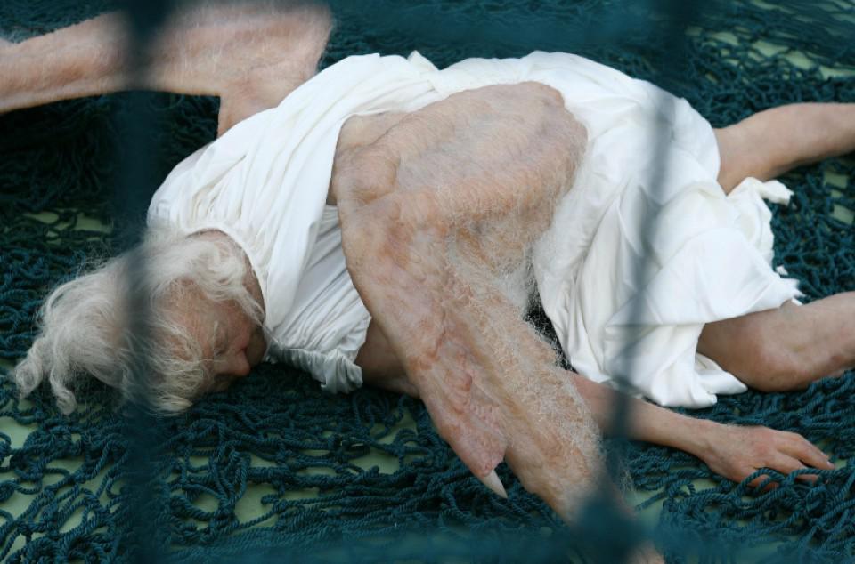 Este es el 'ángel caído' que causa misterio en redes sociales (VIDEO)