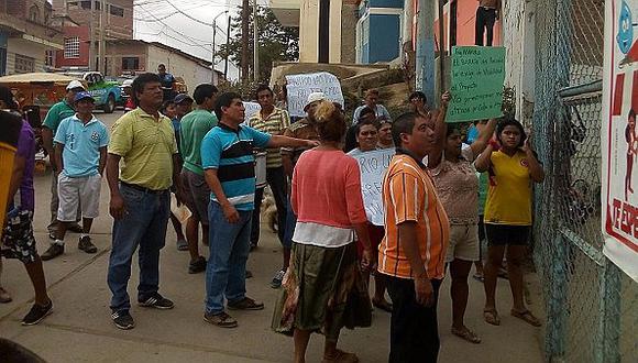 Vecinos del barrio Las Mercedes protestan contra la empresa Atusa