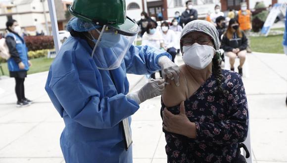 Colegio Médico del Perú saludó el anuncio del Gobierno sobre la llegada de las primeras dosis de vacuna contra el COVID-19 al Perú. (Foto: Francisco Neyra / GEC)