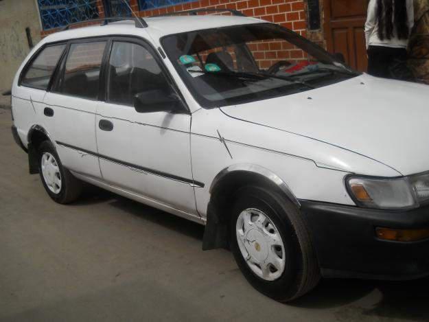 Despiste de auto deja  dos heridos en Conaica 