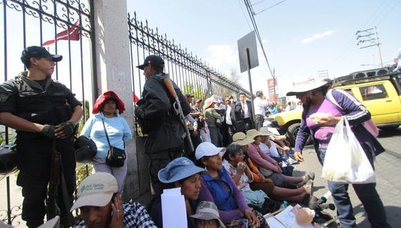 Arequipa: Asociación de vivienda protesta en la comuna provincial 