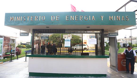 Representantes del Ministerio Público llegaron a la sede del Ministerio de Energía y Minas. (Foto: GEC)