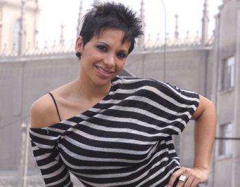 Mónica arremete contra Carlos Cacho