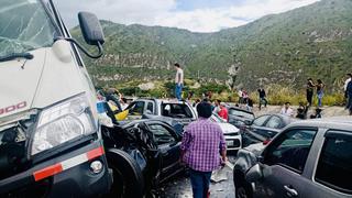 Camión repartidor choca con más de 20 vehículos en Ecuador y deja 3 muertos (VIDEO)