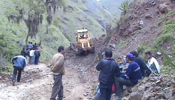 Derrumbe de cerro aísla tres distritos de Huánuco 