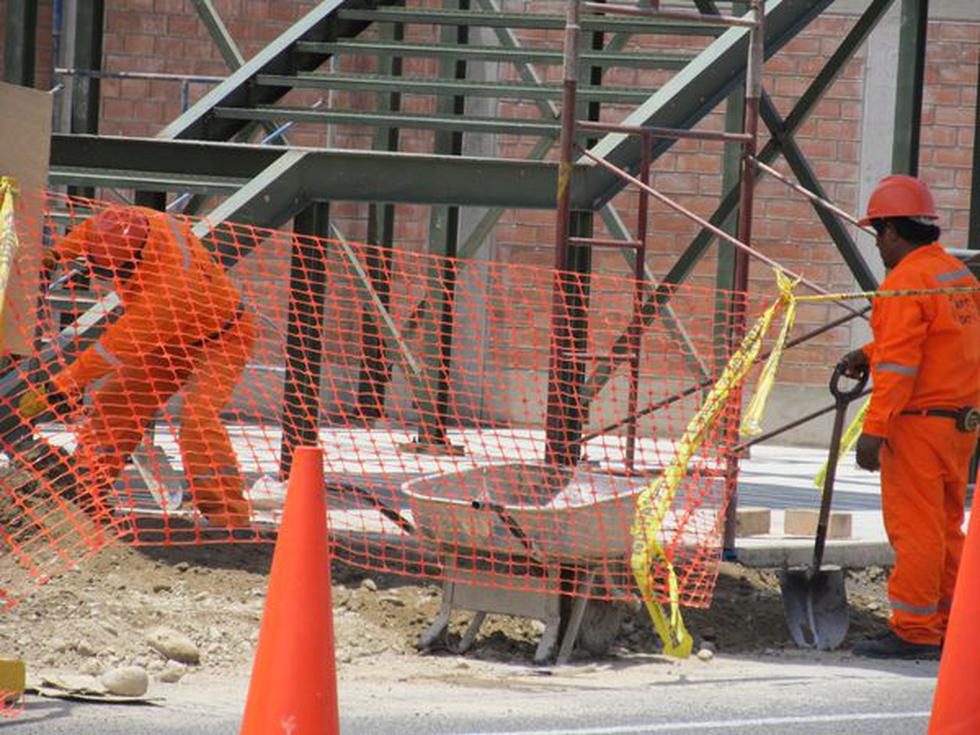 Puente de avenida Cusco sin rampas de acceso