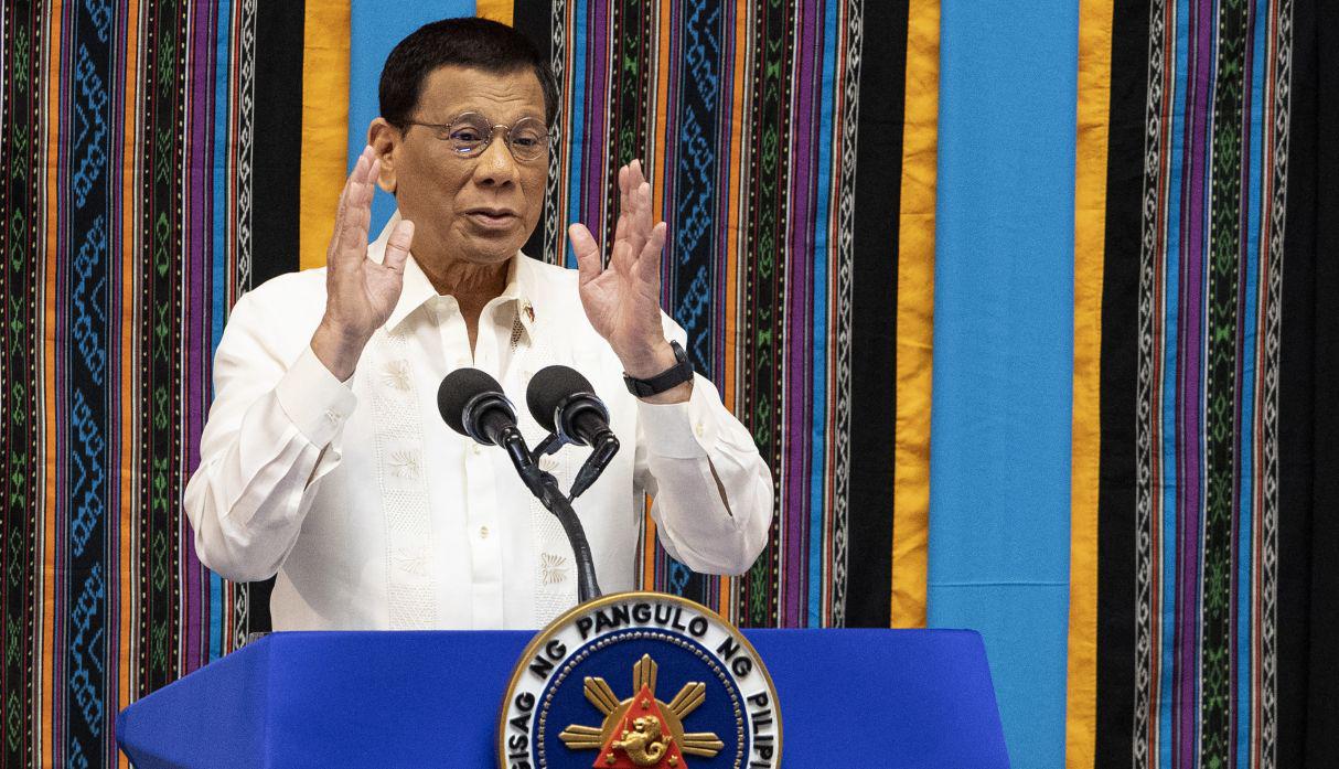 “Muerto. A cambio de causar problemas, te enviaré a la tumba”, amenazó Duterte. (Noel CELIS / AFP).