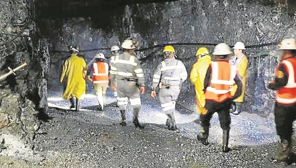 Dos mineros mueren sepultados tras avalancha de rocas y lodo 