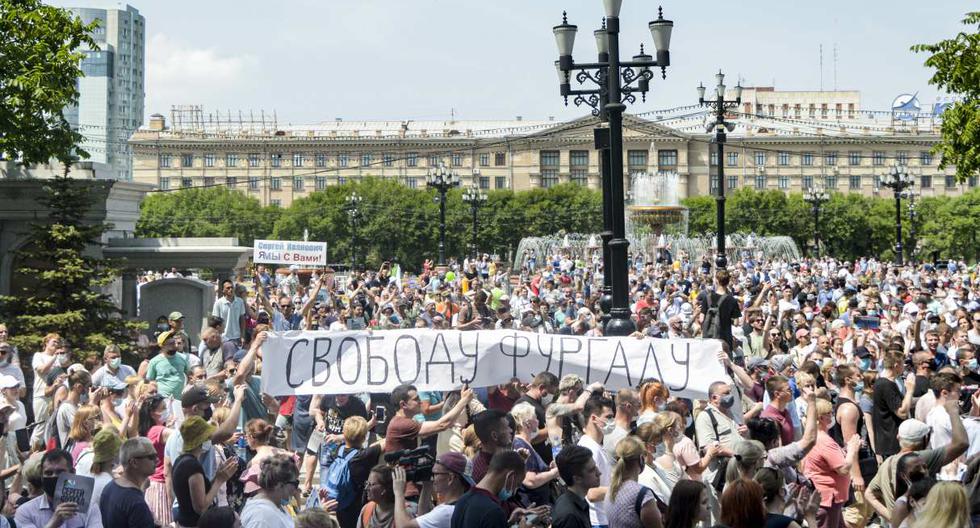 Ciudadanos protestan en apoyo a Sergei Furgal, el gobernador de la región de Jabárovsk, en el extremo oriental de Rusia. (Aleksandr Yanyshev / AFP).