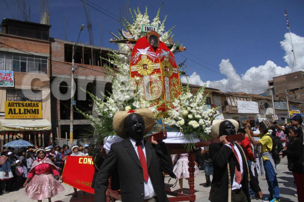 Los Shapis demuestran  devoción por la santísima 'Cruz de Mayo' (FOTOS)