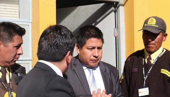 Denuncian a fiscal Cañazaca por falsedad genérica y otros en Puno 