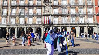 Negrito de Acoria se hace presente en Plaza Mayor de Madrid