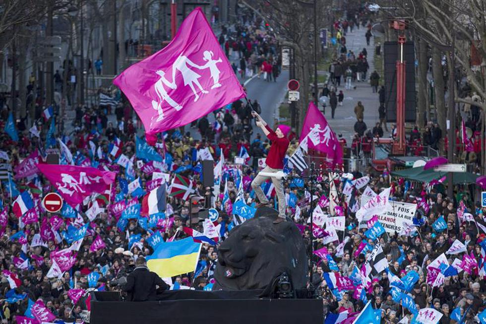 Francia: Decenas de miles de personas defienden en calles la familia tradicional