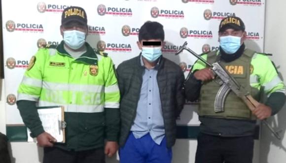Sujeto intenta vender una moto robada a su propio dueño y termina detenido en Huancavelica.