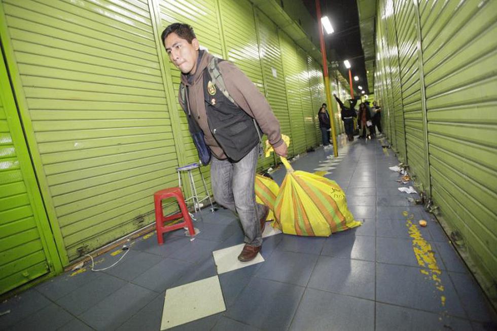 Así fue el operativo de la Policía en la galería Polvos Grau (FOTOS)