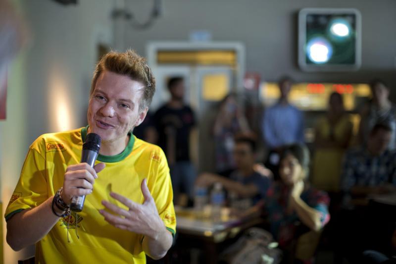 Michel Teló asegura que su nombre fue por Platini