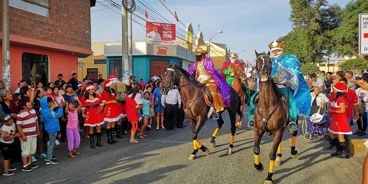 Miles de niños disfrutaron de Los tres Reyes Magos 