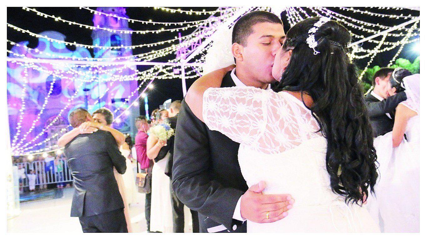 253 parejas se casan en Día de San Valentín