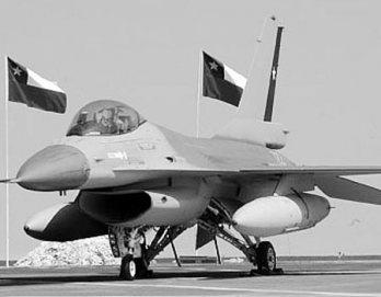 Inician entrega de 18 F-16 a Chile