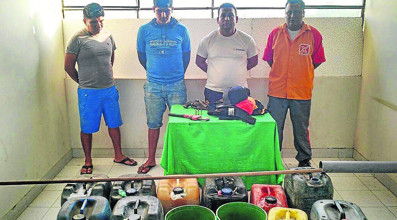 Caen trabajadores de un grifo y sus compinches robando combustible de la bóveda