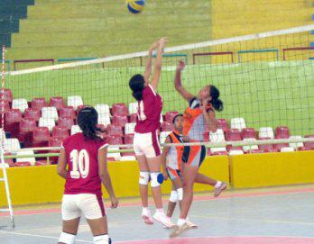 UAP se perfila como campeón de vóley