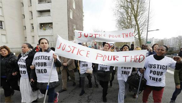 Protestas en Francia por 4 policías que habrían violado a un joven