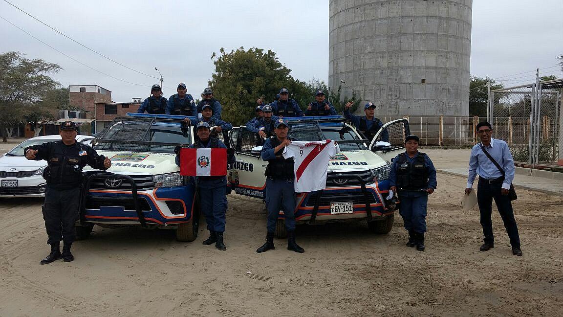 Piura: Los agentes de Serenazgo de Veintiséis de Octubre arengan a nuestra selección (VIDEO)
