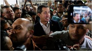 Juan Guaidó fue agredido por chavistas a su llegada a Venezuela (VIDEO)
