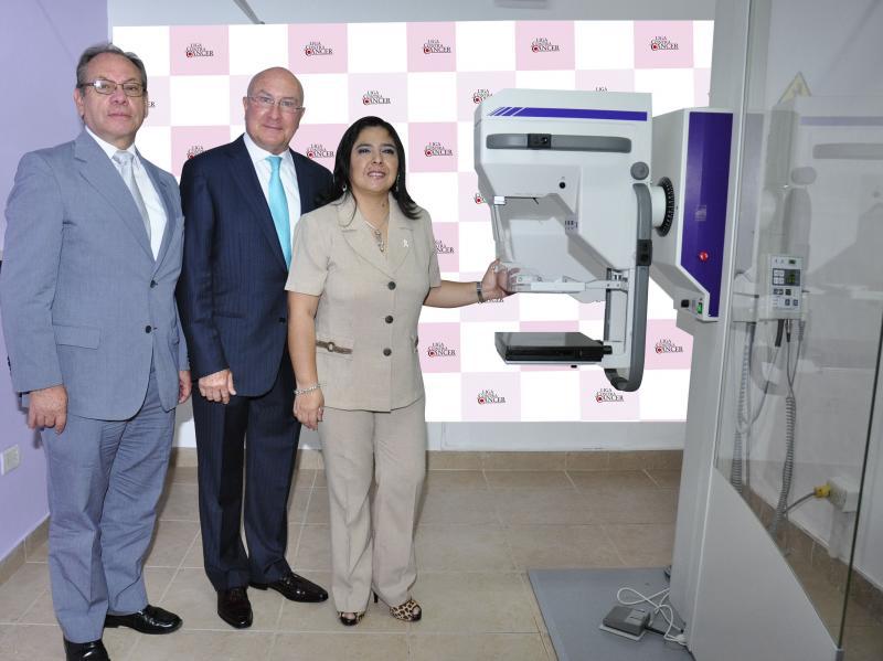 Liga Contra el Cáncer inaugura moderno mamógrafo