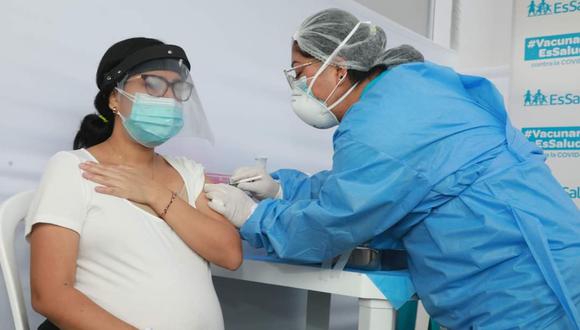 Anuncian vacunación para embarazadas a partir de los 7 meses desde este lunes en Ica.
