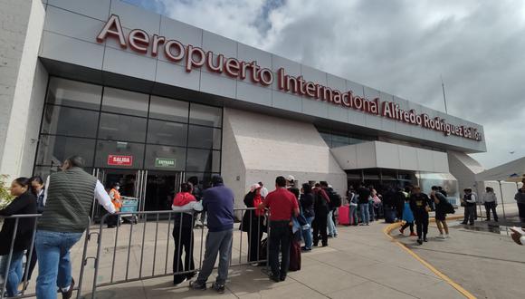 Reiniciaron vuelos en el aeropuerto de Arequipa, Alfredo Rodríguez Ballón, luego de una semana de paralización| Foto: Leonardo Cuito