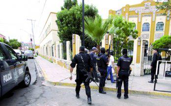 Narcos secuestran a 20 turistas en el balneario de Acapulco