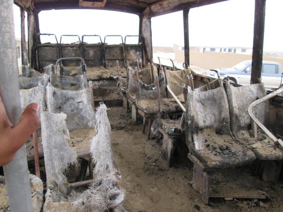 Extorsionadores incendiaron microbús (FOTOS)