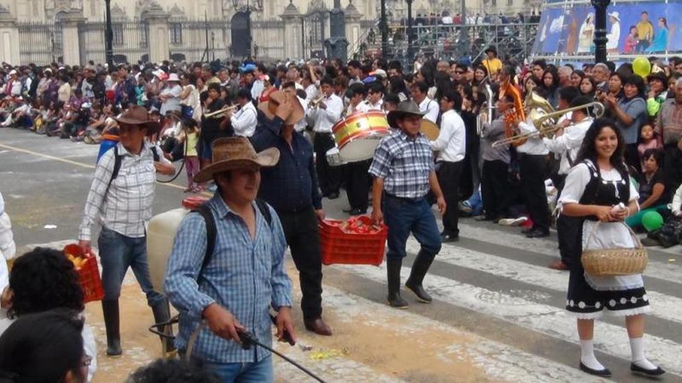 Pasacalle pasqueño en las principales calles de Lima (FOTOS)