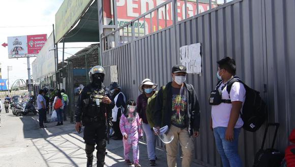 Pasajeros eran captados en terminales de minivan de Arequipa| Foto: Leonardo Cuito