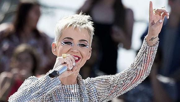 Katy Perry elogia el Pisco Sour tras su llegada a Lima para concierto (FOTO)