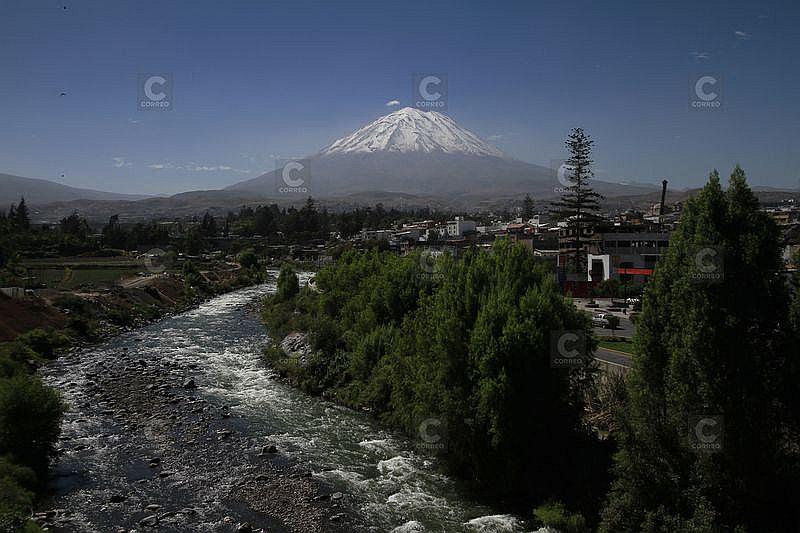 ​Investigan los historiales eruptivos de los volcanes Misti y Sabancaya
