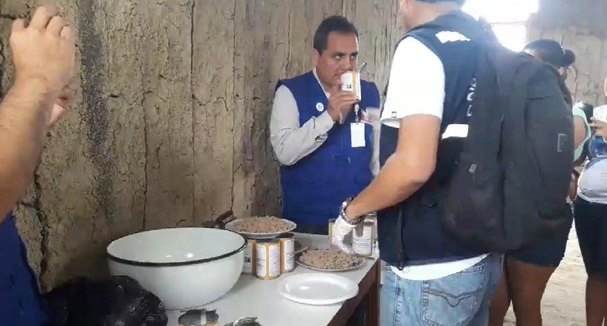 Hallan gusanos en el interior de latas de atún en comedor de San Jacinto 