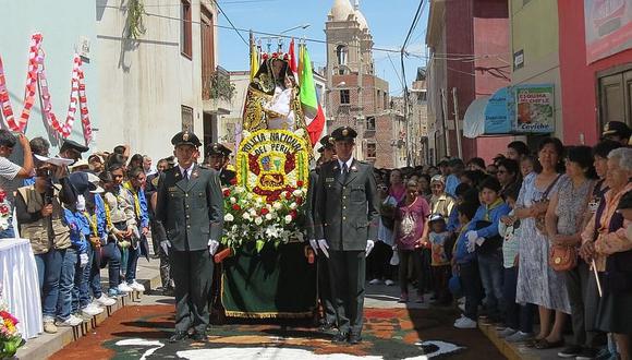 Policías de Moquegua conmemoran a su patrona Santa Rosa