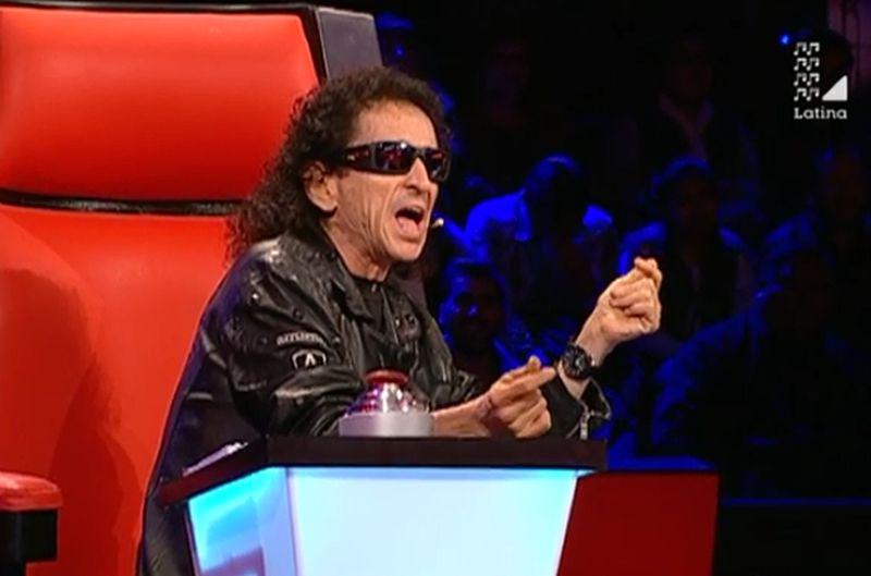 Álex Lora se enoja con participantes por esta presentación y les dice de todo (VIDEO)