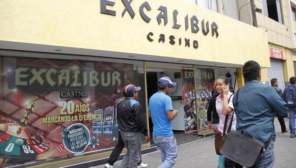 Roban 25 mil soles de casino “Excalibur” 