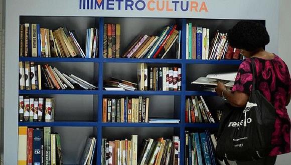 ​Cerca de 30 mil libros instalaron en la "BiblioMetro" de este país