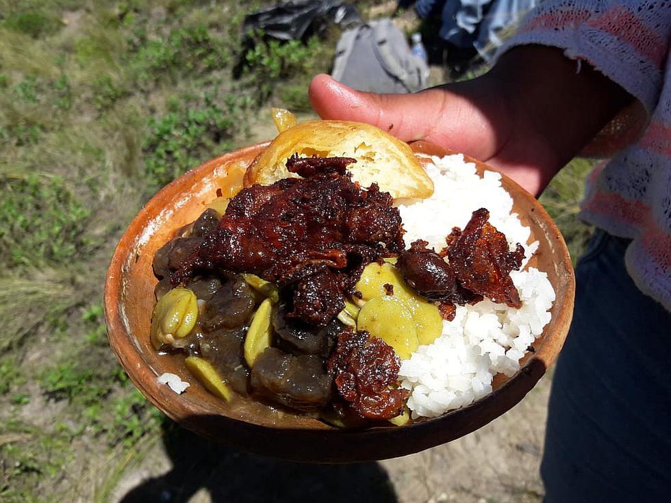 La osadía de los varones en el juego del carnaval (FOTOS y VIDEO)