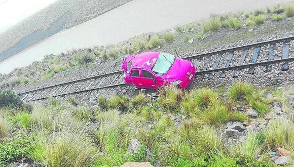Despiste de auto deja una persona muerta en la vía Juliaca-Arequipa