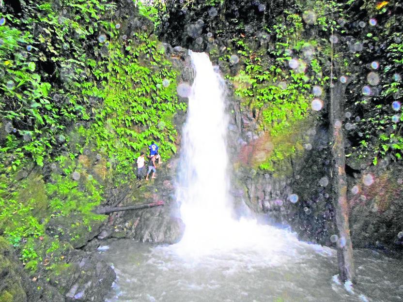 Descubren una hermosa catarata